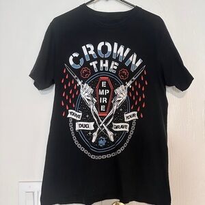 Hot Topic Black Short Sleeve Graphic Tee